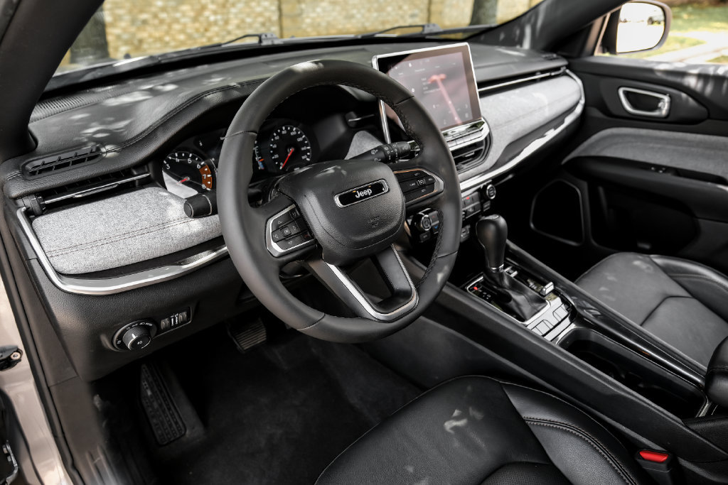 Used 2023 Jeep Compass Latitude AWD/4WD image 25