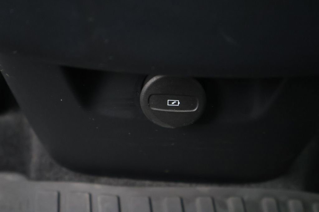 Used 2024 Volvo XC90 B6 Plus w/ Protection Package Premier image 46