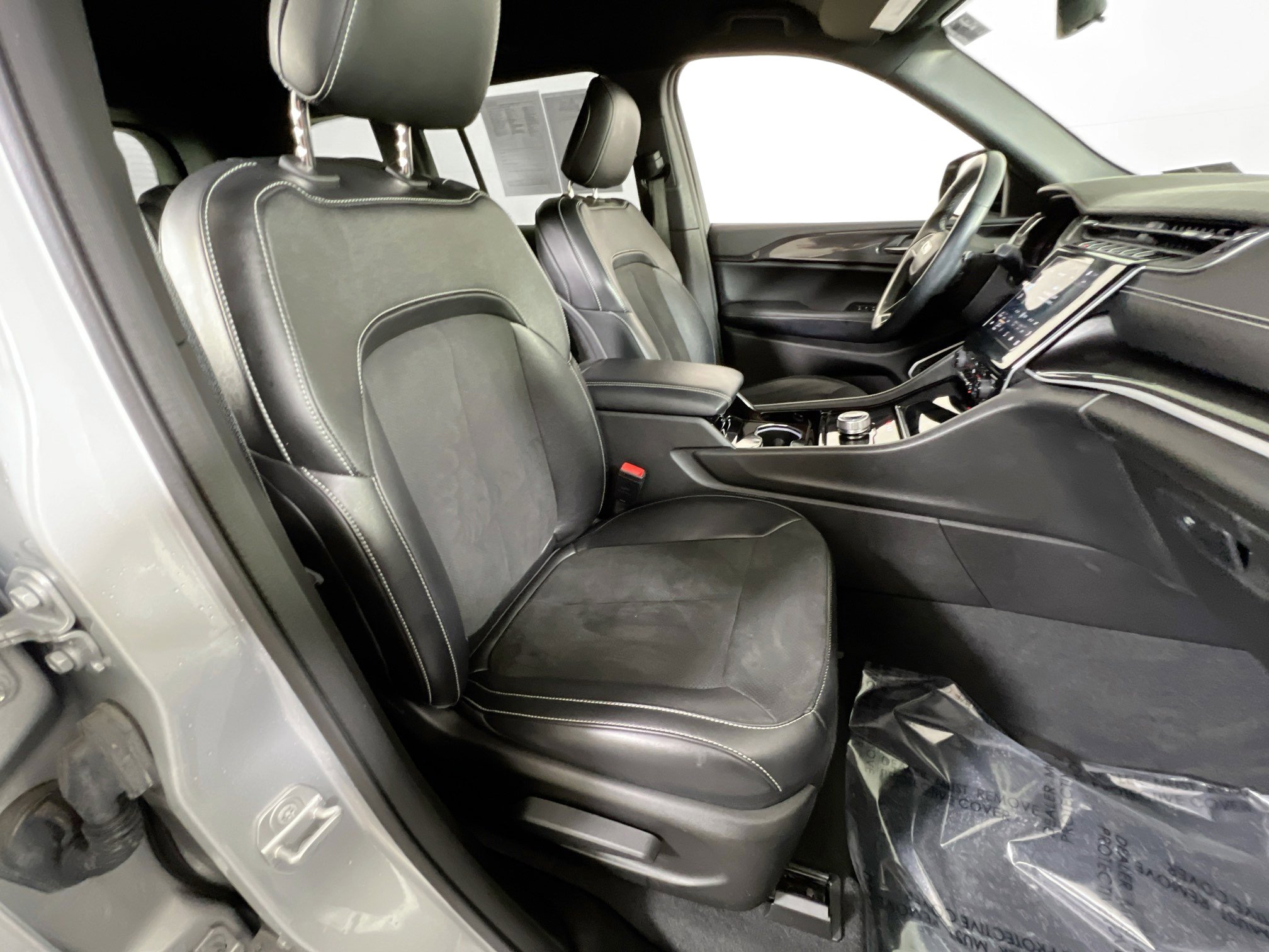 Used 2022 Jeep Grand Cherokee Altitude image 26