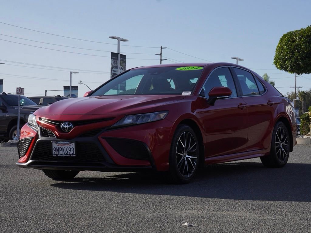 Used 2024 Toyota Camry SE image 8