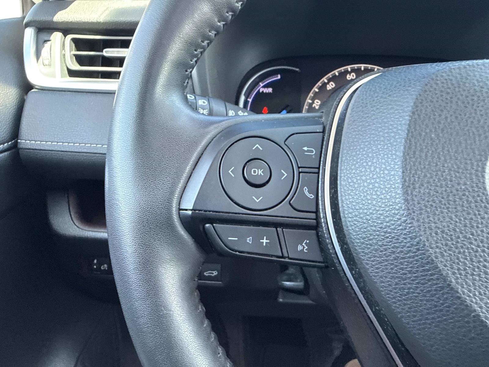 Used 2020 Toyota RAV4 Limited image 30