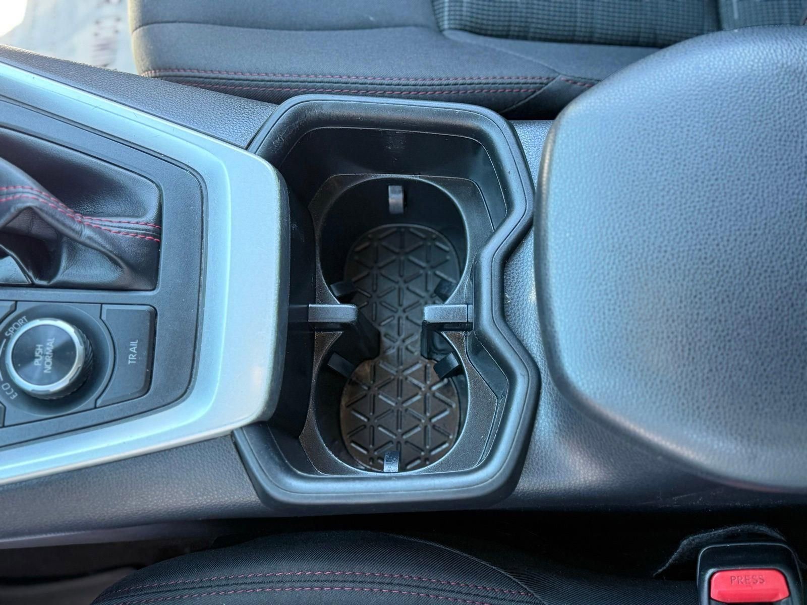 Used 2023 Toyota RAV4 SE w/ Weather & Moonroof Package image 64