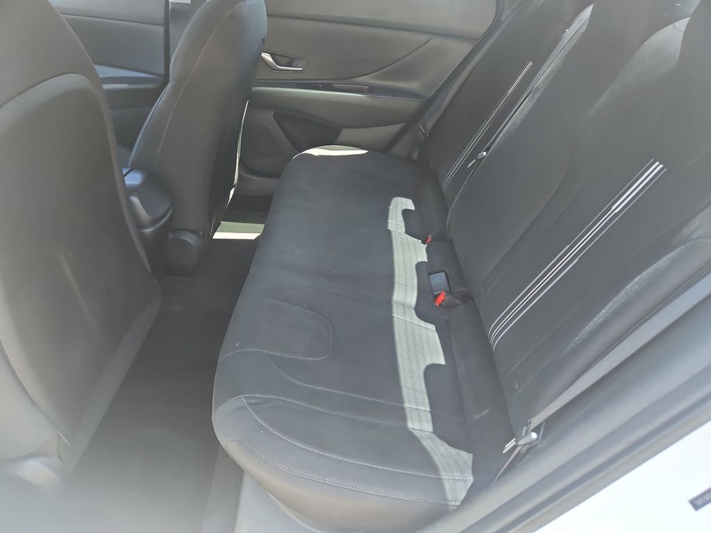 Used 2021 Hyundai Elantra SEL FWD image 23