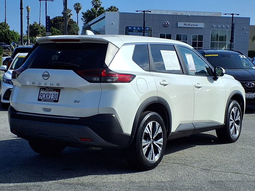 Used 2022 Nissan Rogue SV FWD image 3