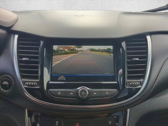 Used 2018 Chevrolet Trax Premier w/ Midnight Edition FWD image 17