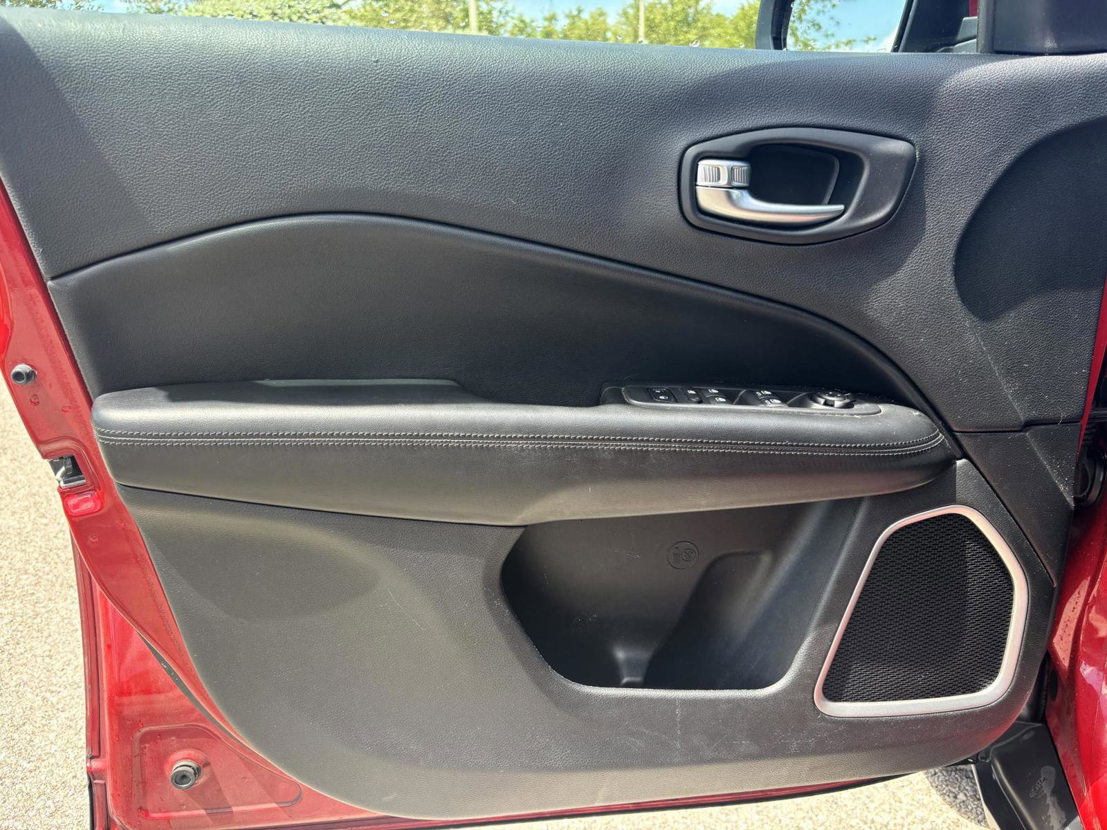 Used 2020 Jeep Compass Latitude FWD image 26