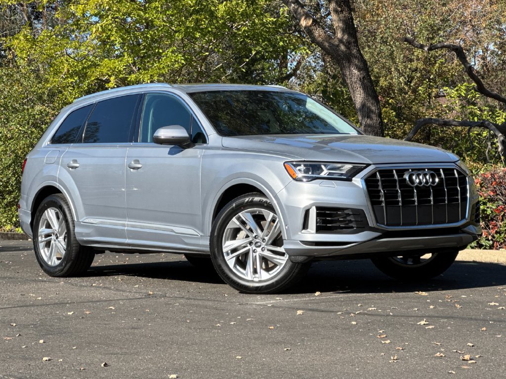 Used 2022 Audi Q7 3.0T Premium w/ Convenience Package AWD/4WD image 2