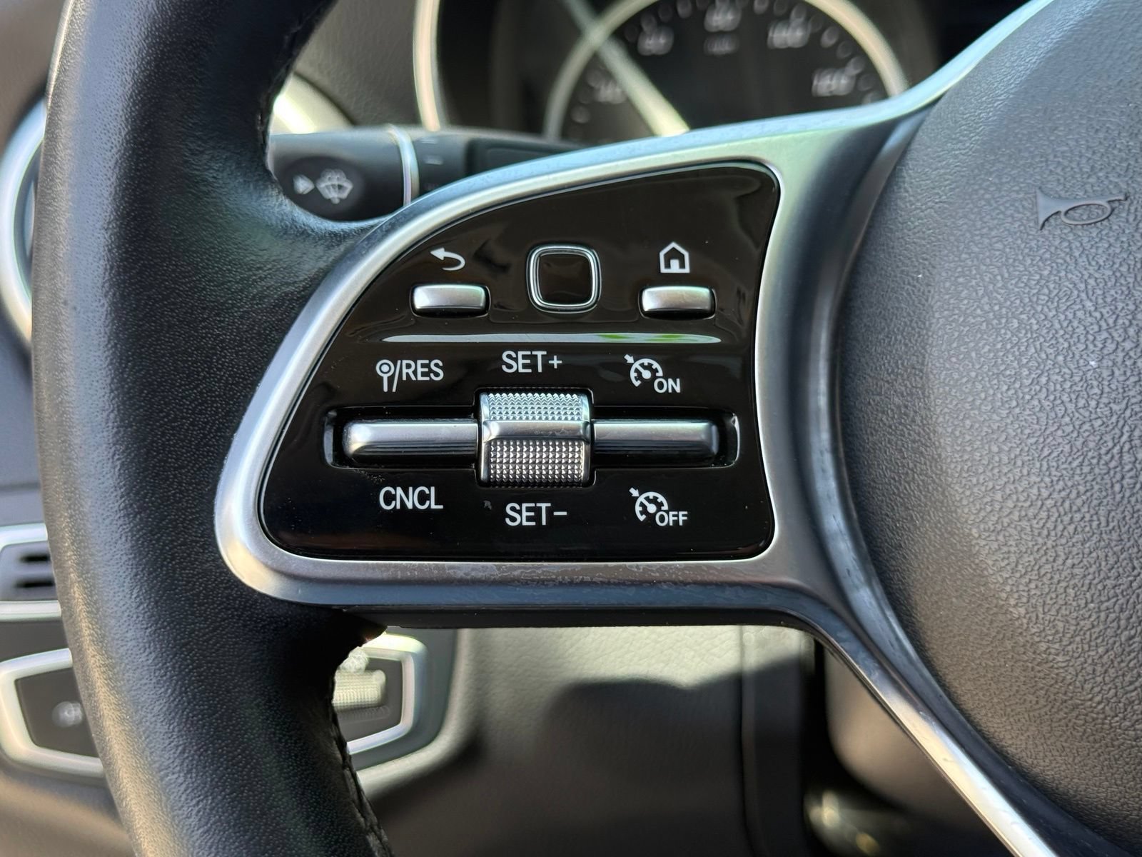 Used 2019 Mercedes-Benz C 300 Sedan w/ Premium Package image 33