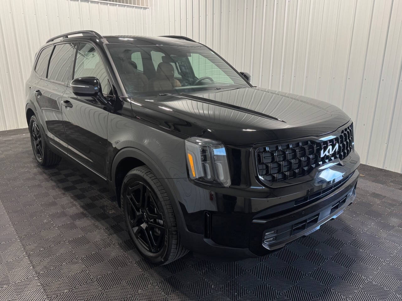 Used 2024 Kia Telluride SX Prestige X-Line AWD/4WD image 2