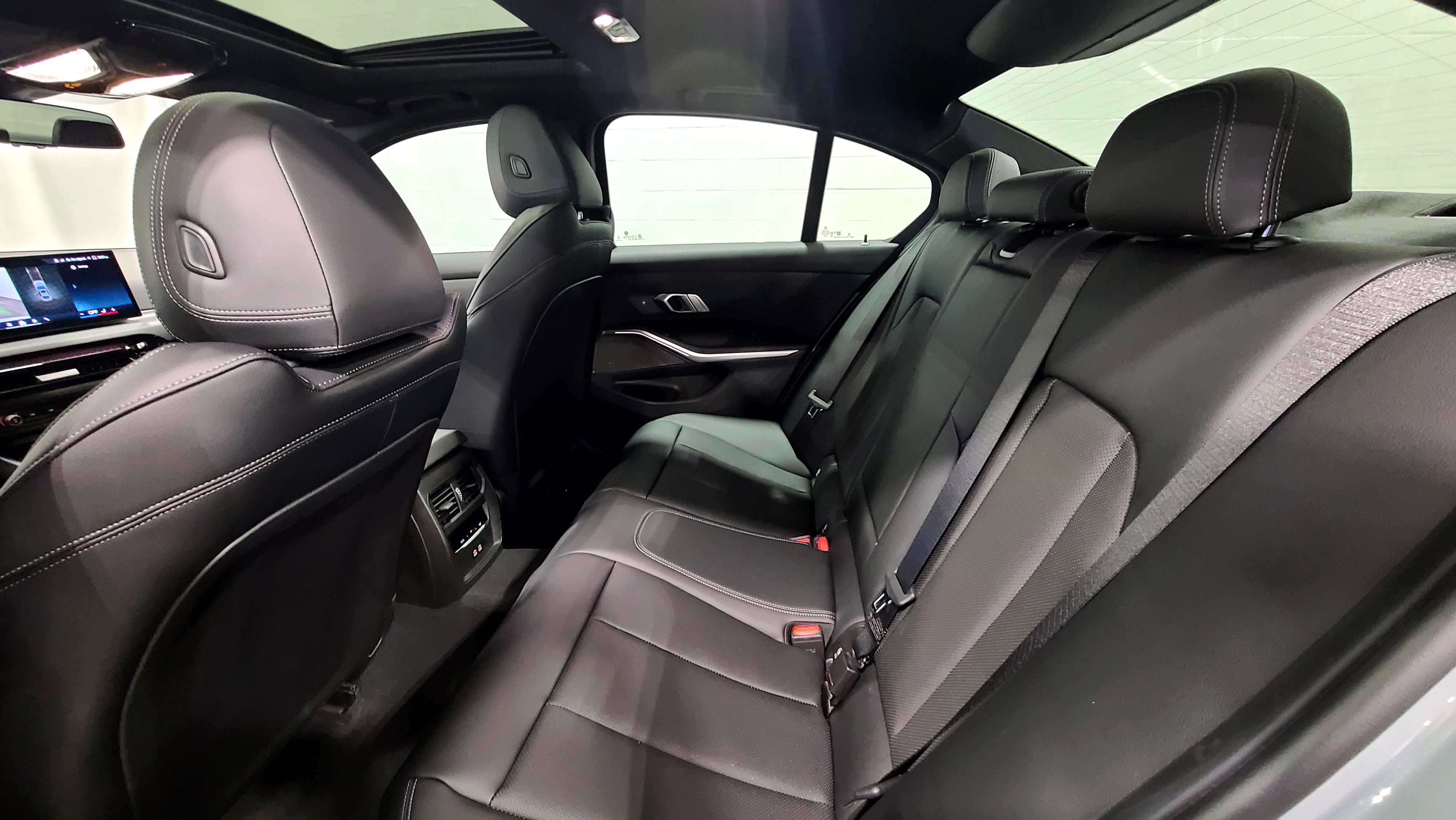 New 2026 BMW 330i Sedan w/ M Sport Package image 29