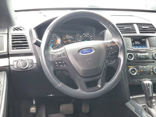 Used 2017 Ford Explorer XLT AWD/4WD image 12