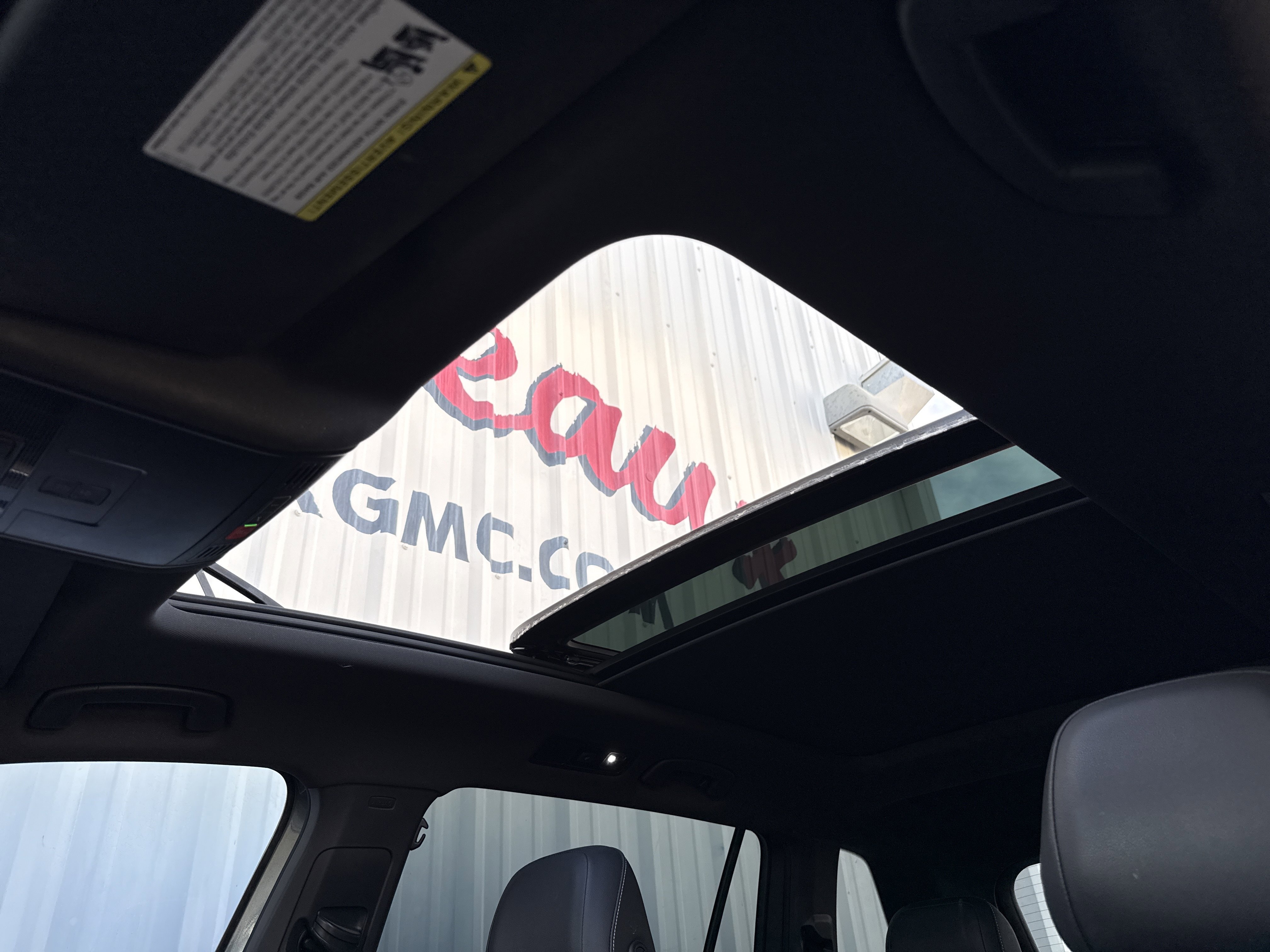 Used 2022 Volkswagen Tiguan SEL R-Line image 20