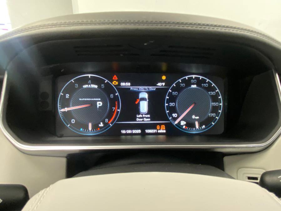 Used 2016 Land Rover Range Rover Autobiography image 32