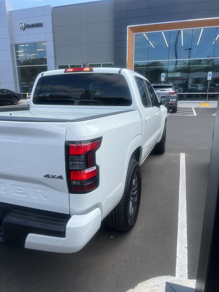 Used 2025 Nissan Frontier SV image 13