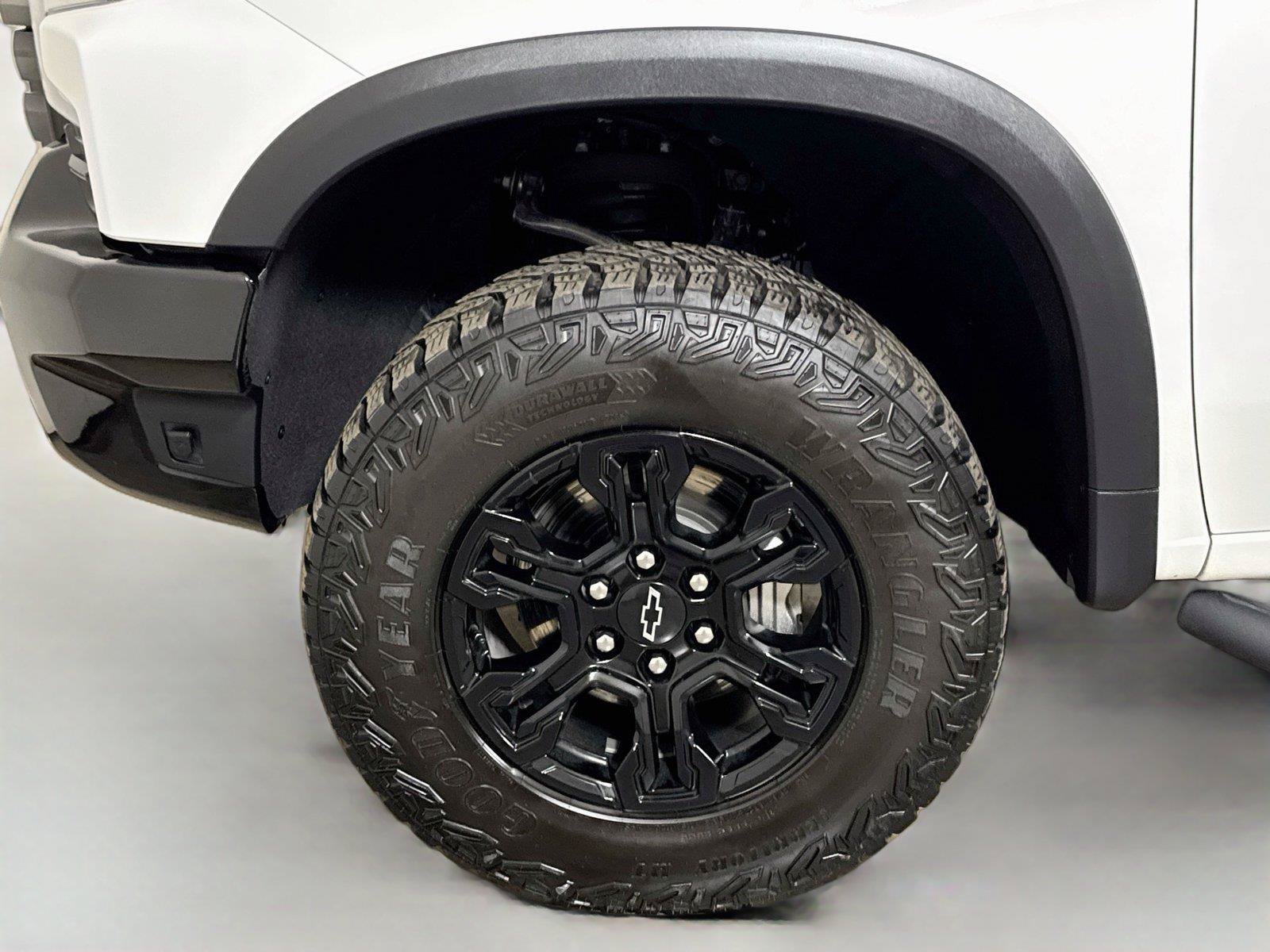 Certified 2026 Chevrolet Silverado 1500 ZR2 AWD/4WD image 30