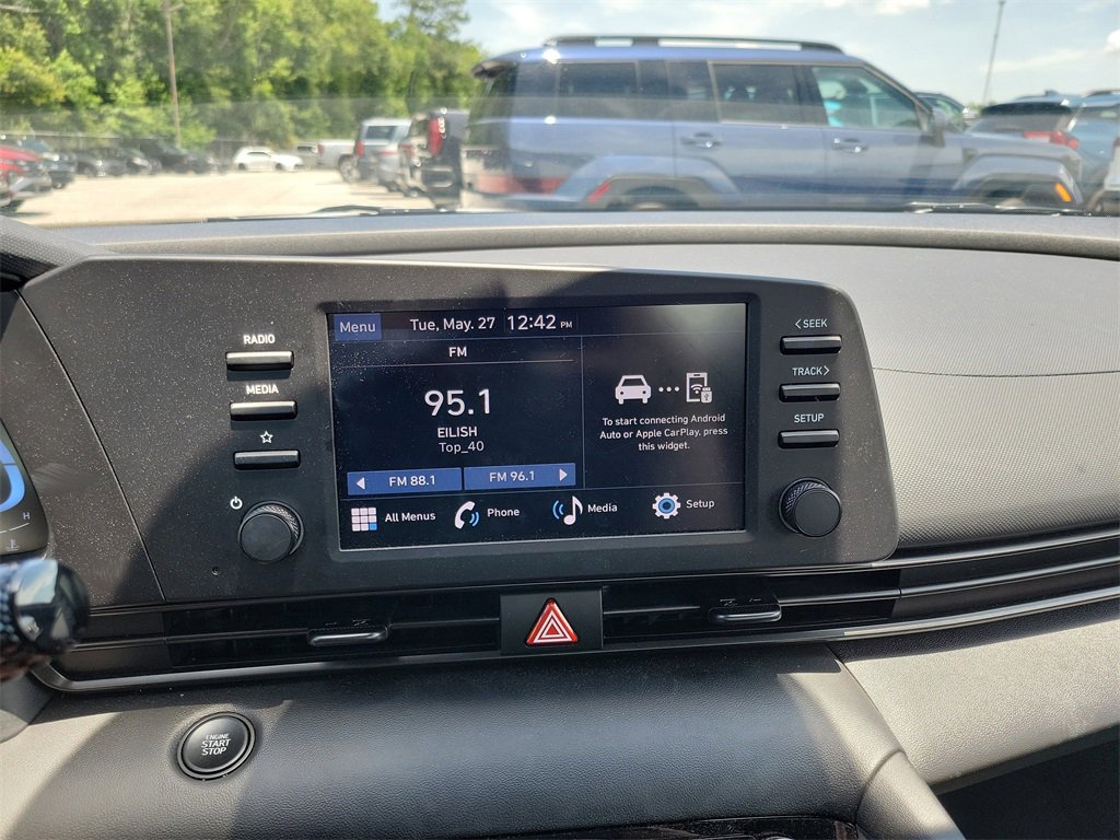 Used 2025 Hyundai Elantra Sport image 21