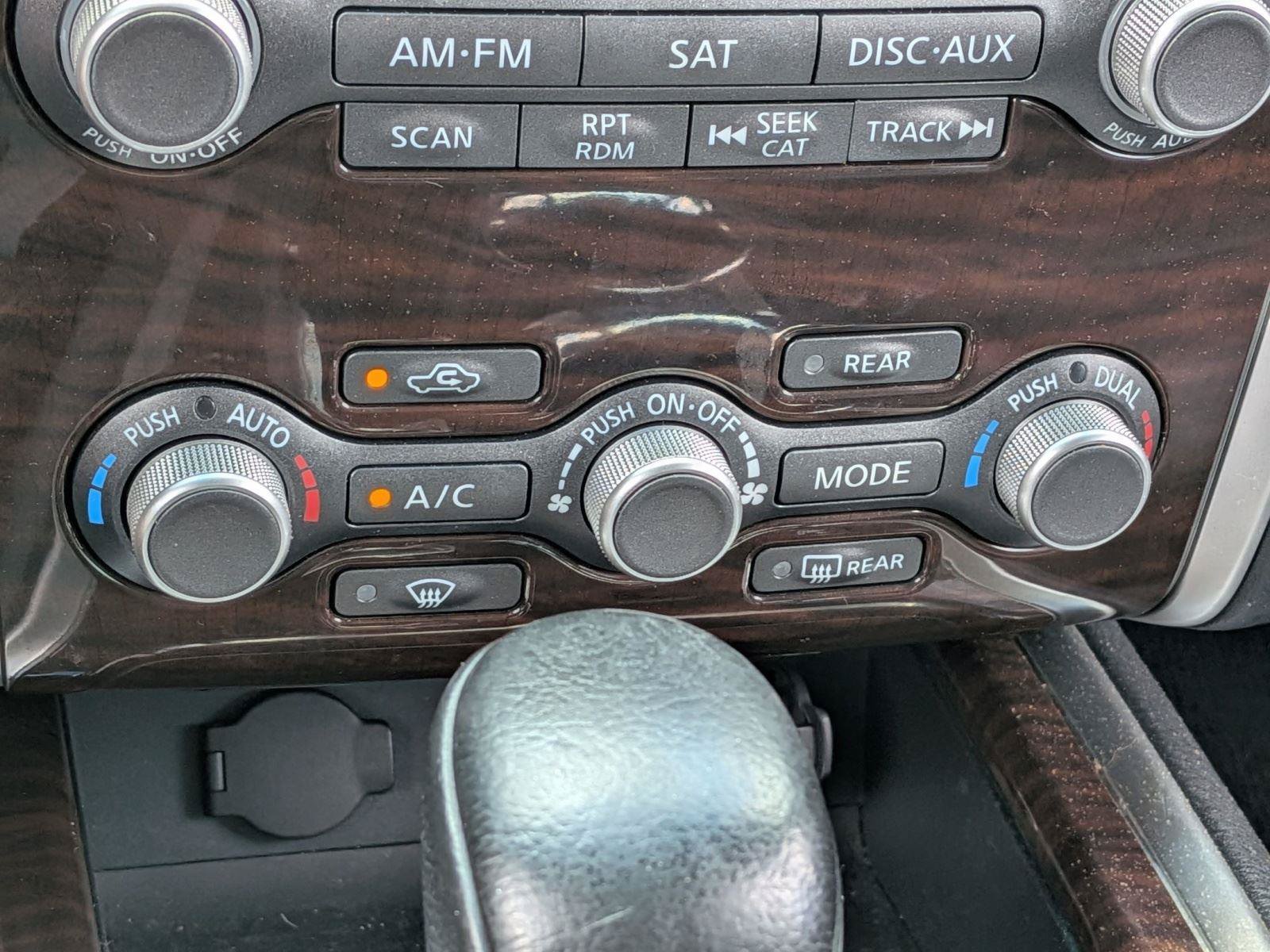 Used 2015 Nissan Pathfinder SL w/ SL Tech Package FWD image 28