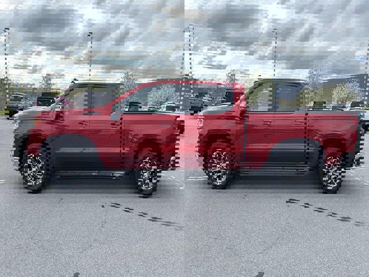 Used 2023 Chevrolet Silverado 1500 LT w/ Z71 Off-Road Package image 4