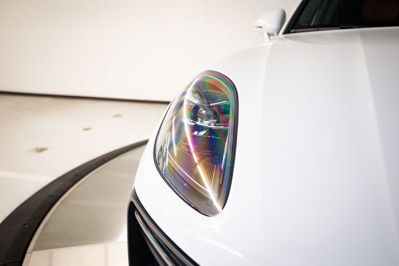 Certified 2023 Porsche Macan AWD/4WD image 13