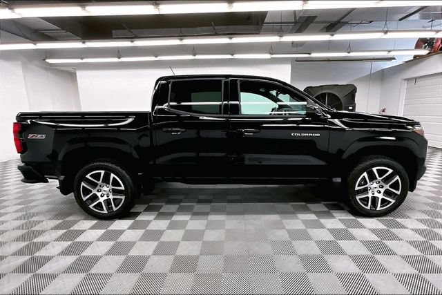 Used 2024 Chevrolet Colorado Z71 w/ Z71 Convenience Package 2 AWD/4WD image 15