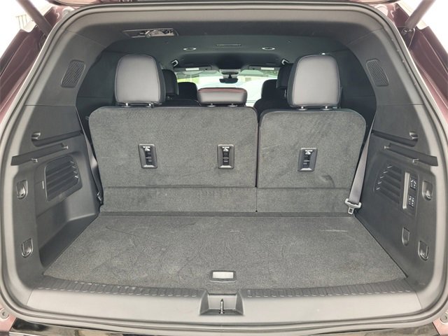 Used 2025 Chevrolet Traverse RS w/ LPO, Floor Liner Package image 9