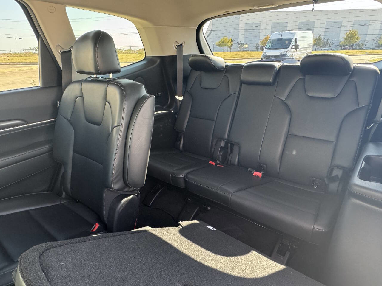 Used 2025 Kia Telluride S image 14