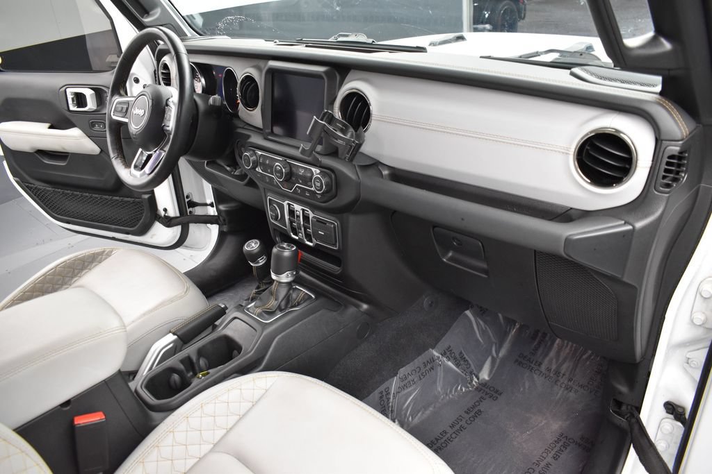 Used 2022 Jeep Wrangler Unlimited Sahara AWD/4WD image 7