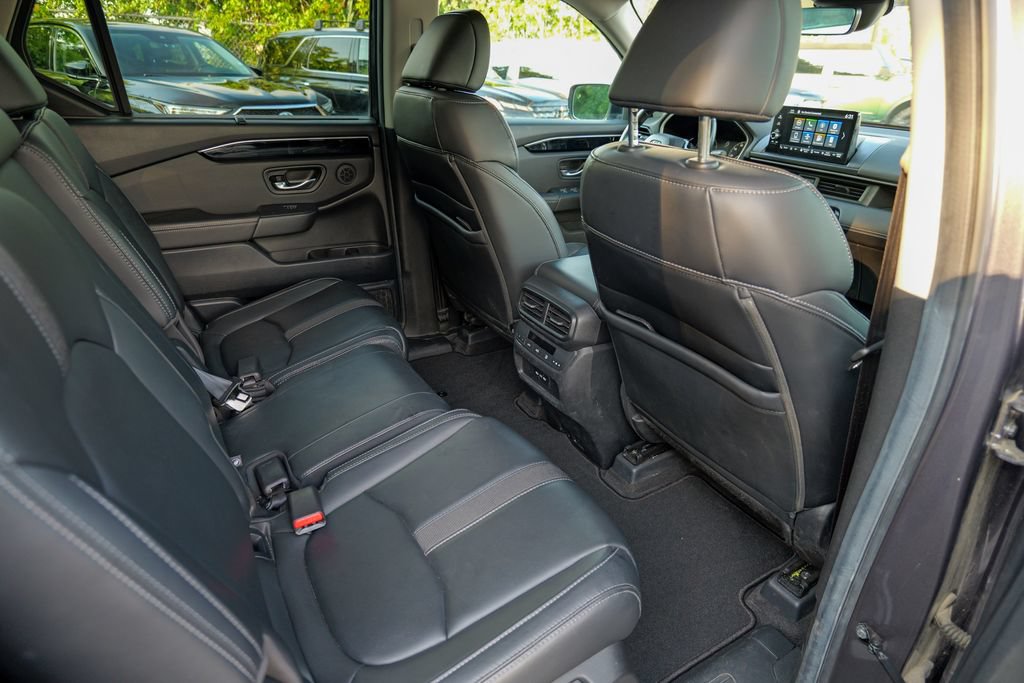 Used 2025 Honda Pilot EX-L image 32
