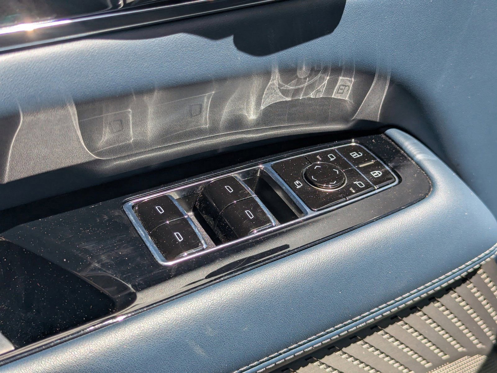 Certified 2025 Cadillac Escalade IQ Luxury 2 AWD/4WD image 22