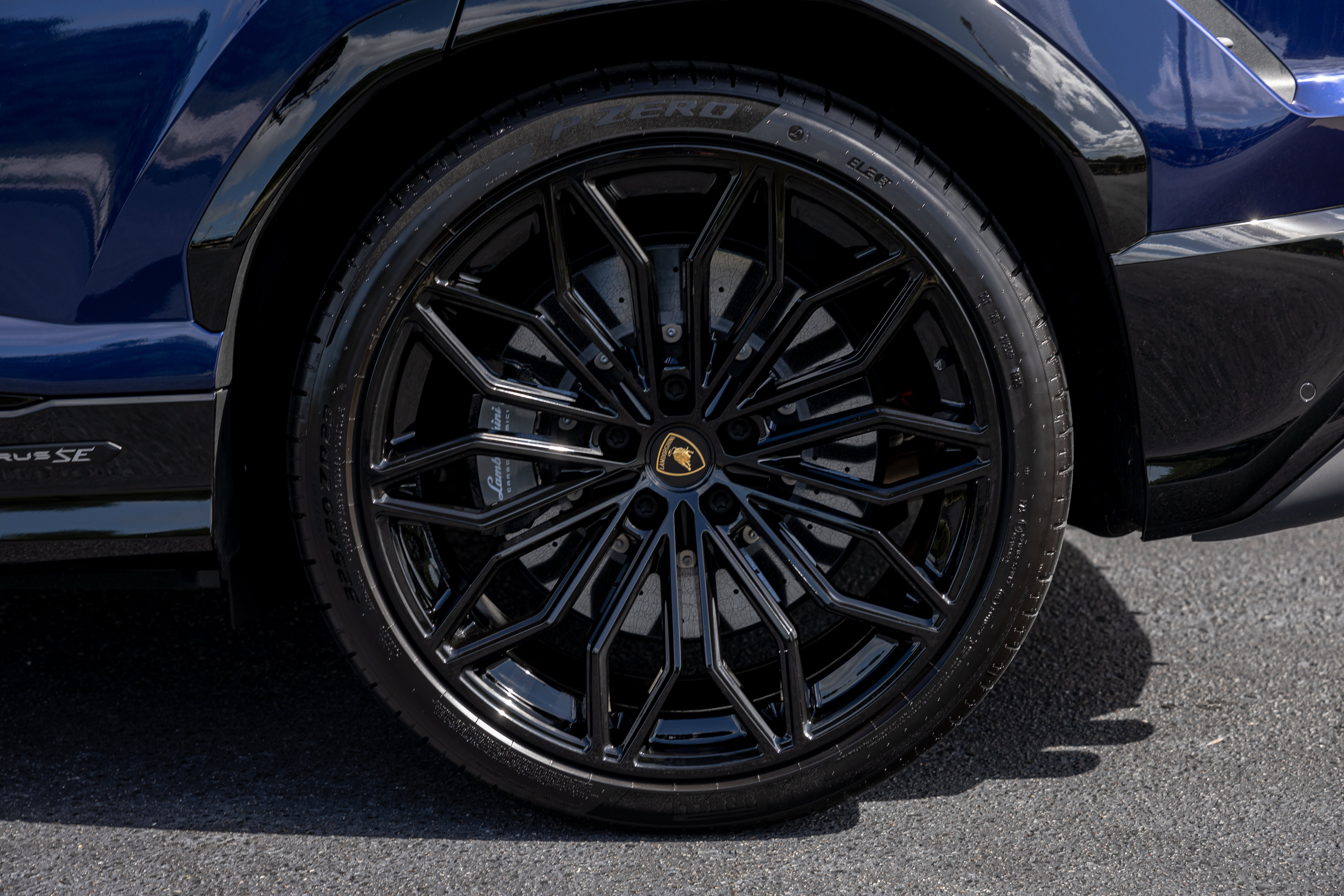 Used 2025 Lamborghini Urus Performante AWD/4WD image 9
