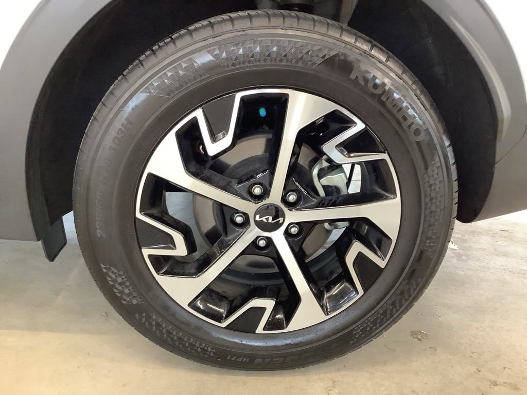 Certified 2024 Kia Sportage EX AWD/4WD image 22