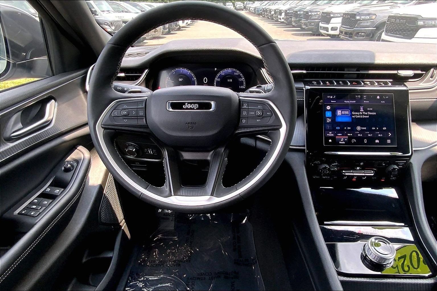 Certified 2025 Jeep Grand Cherokee Laredo X w/ Luxury Tech Group I AWD/4WD image 5