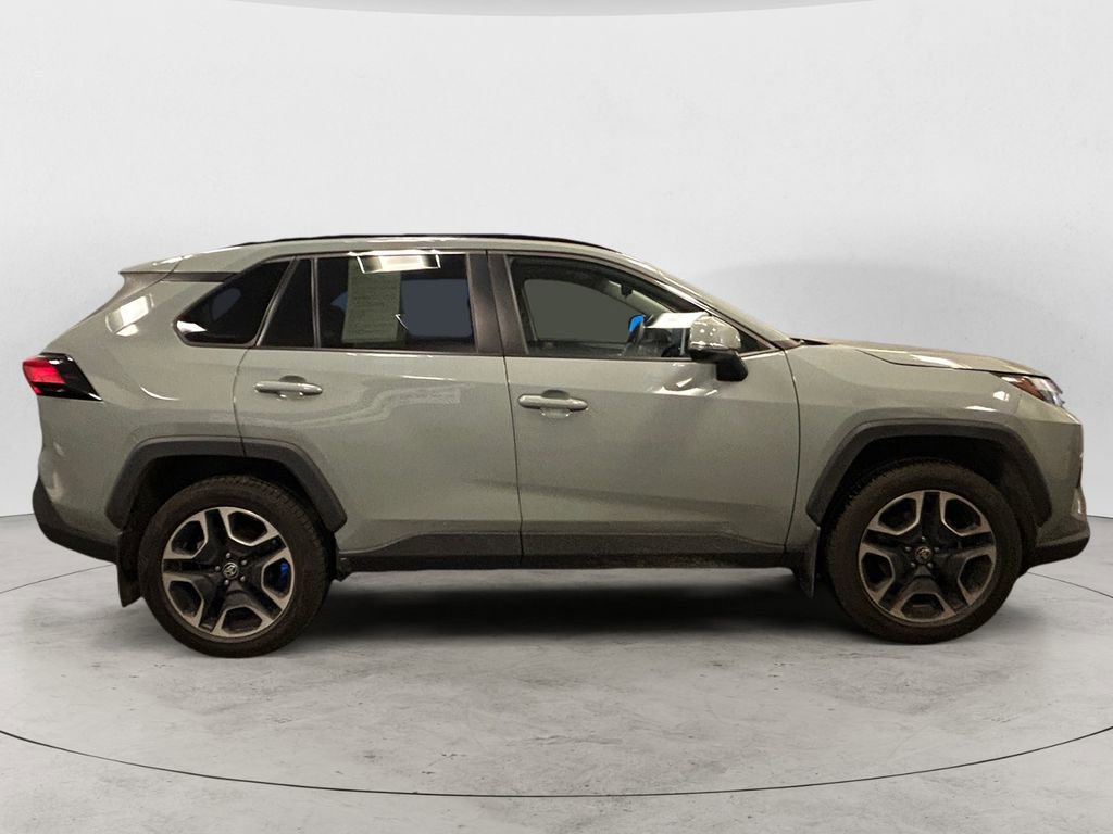 Used 2022 Toyota RAV4 XLE Premium AWD/4WD image 6