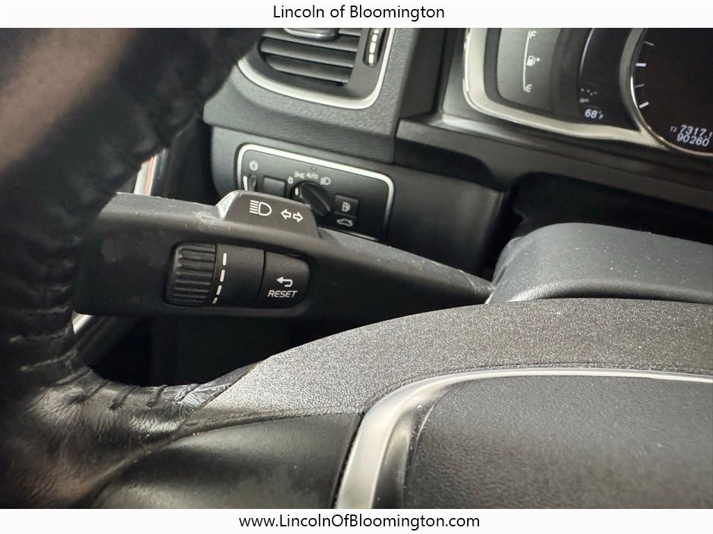 Used 2018 Volvo S60 T5 Inscription w/ Technology Package image 40