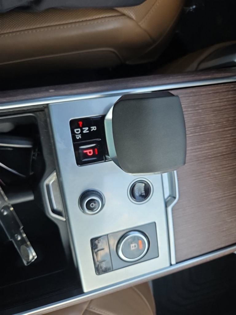 Certified 2023 Land Rover Range Rover SE AWD/4WD image 27