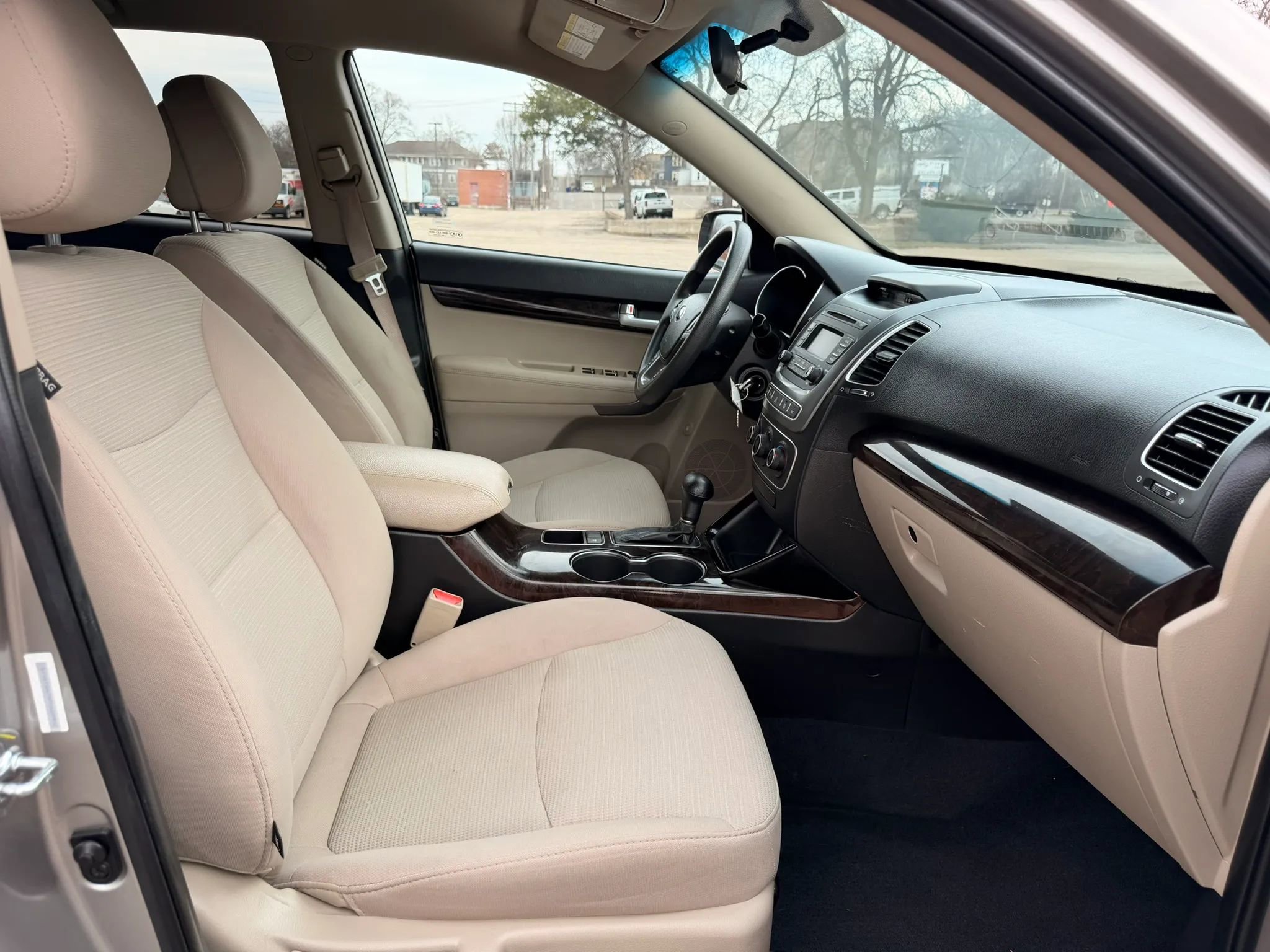 Used 2015 Kia Sorento LX image 18