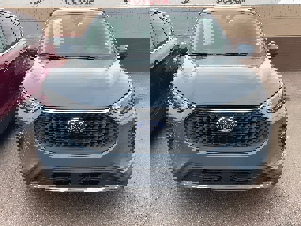 Used 2024 Ford Escape PHEV image 3