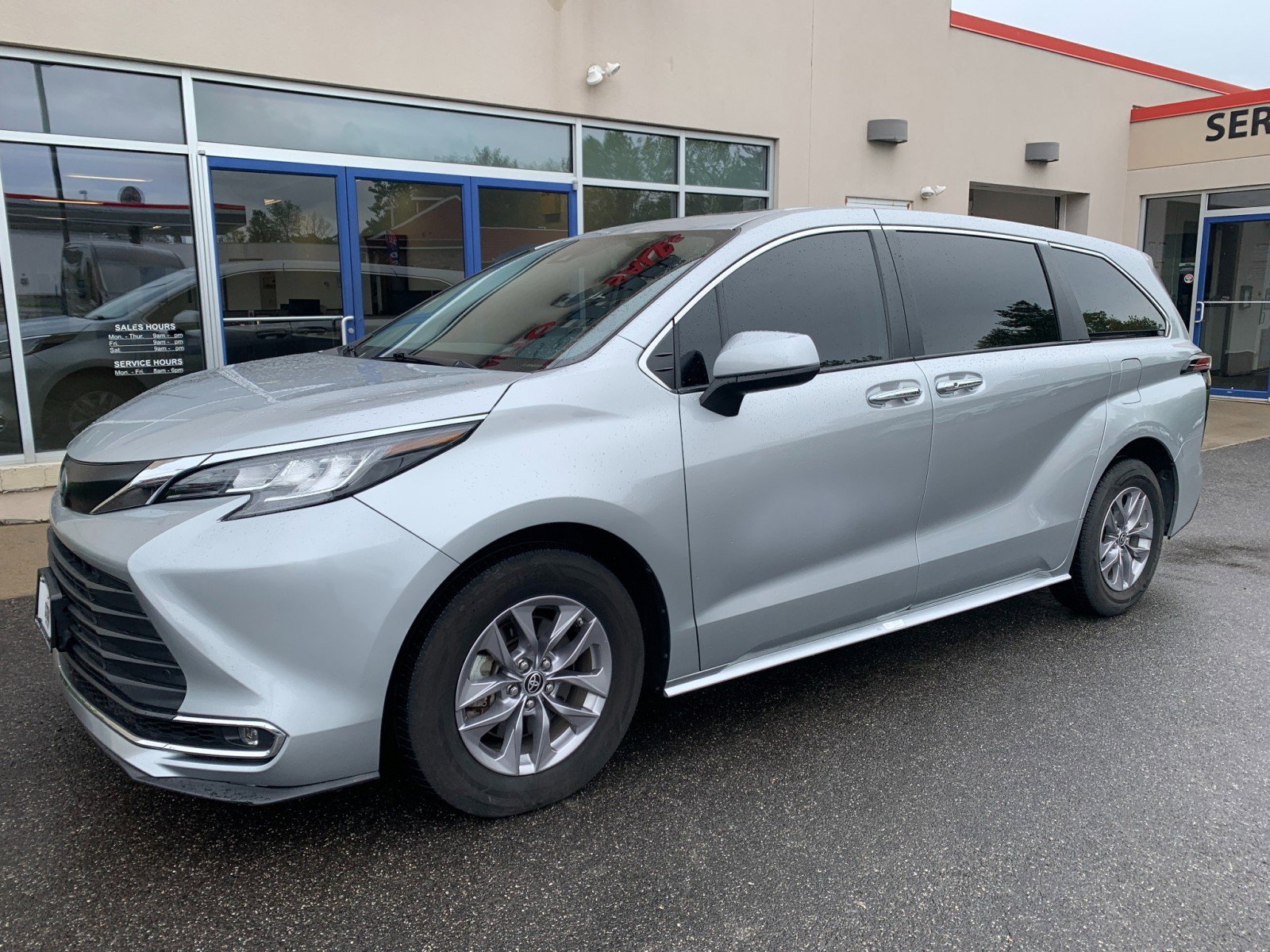 Used 2022 Toyota Sienna XLE