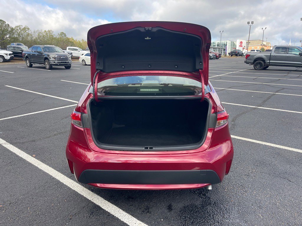 Used 2022 Toyota Corolla LE image 16