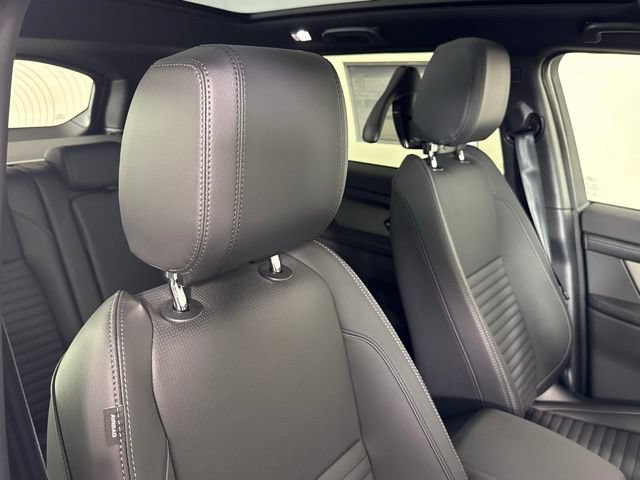 New 2026 Land Rover Discovery Sport Landmark AWD/4WD image 32