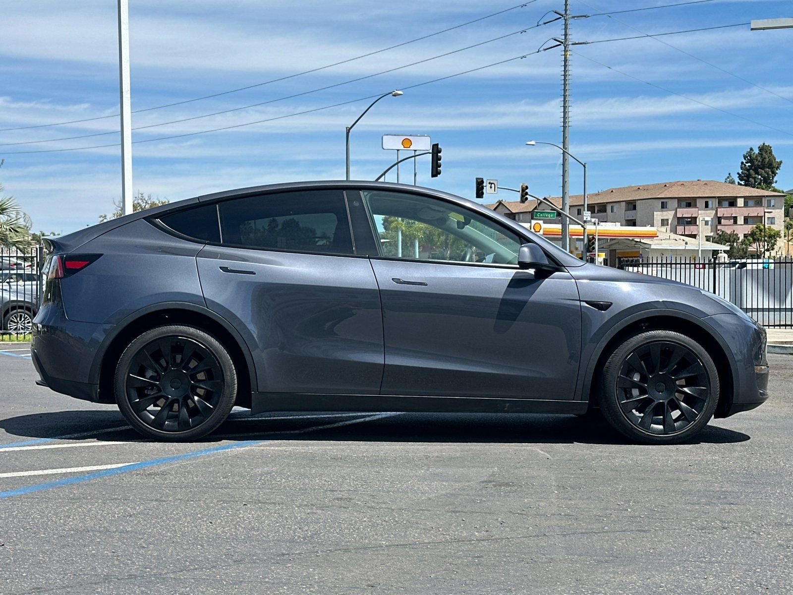 Used 2021 Tesla Model Y 2WD image 6