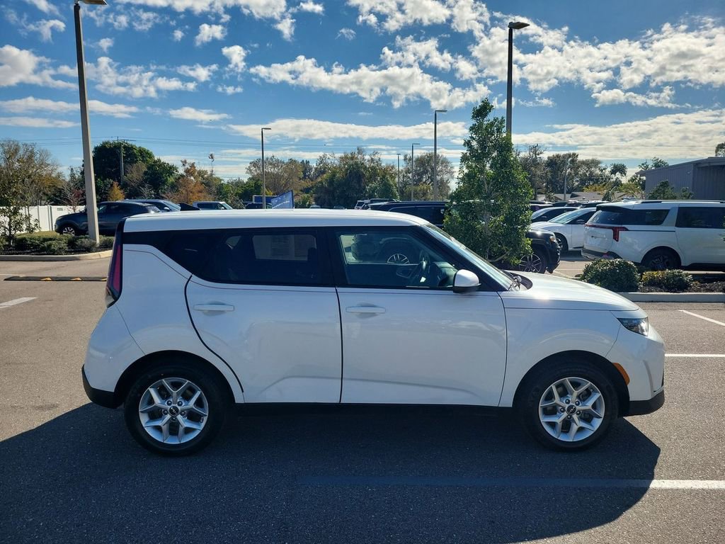 Used 2024 Kia Soul LX w/ Option Group 015 image 4