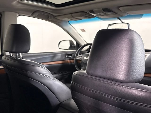 Used 2013 Subaru Outback 2.5i Limited w/ Moonroof Pkg AWD/4WD image 23