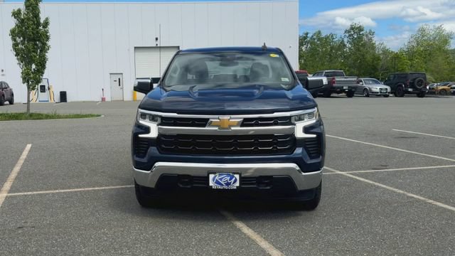 Used 2023 Chevrolet Silverado 1500 LT AWD/4WD image 3