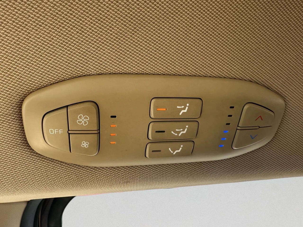 Used 2017 Kia Sedona LX w/ LX Essentials Premium Package FWD image 38