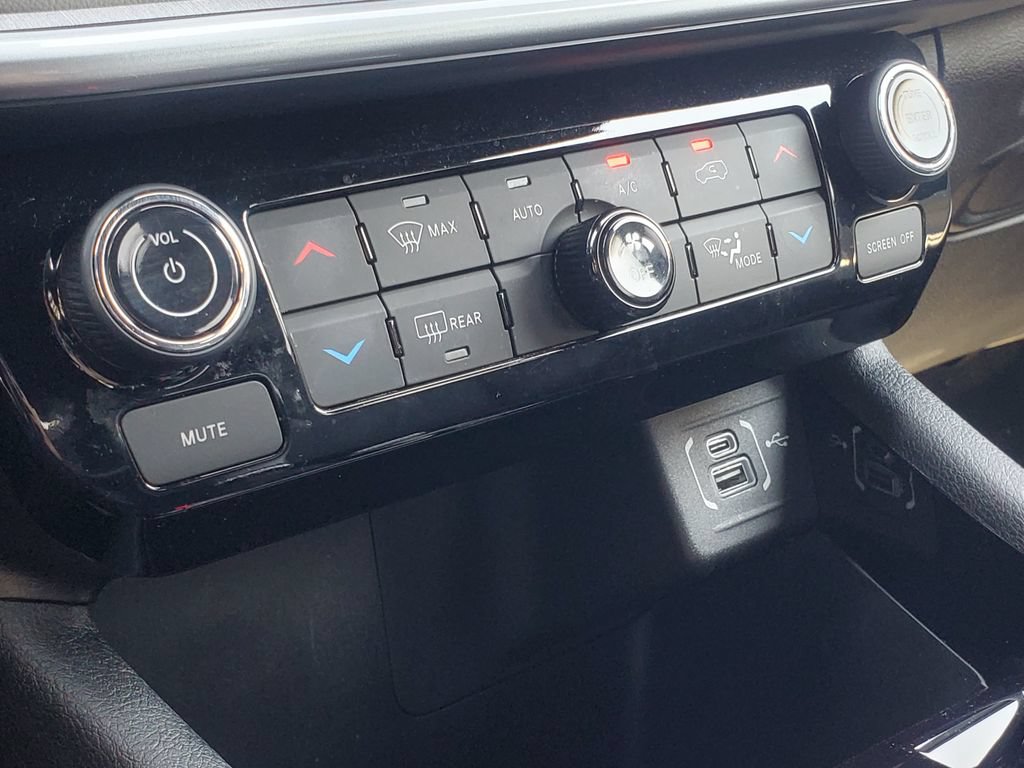 Used 2024 Jeep Compass Limited AWD/4WD image 19