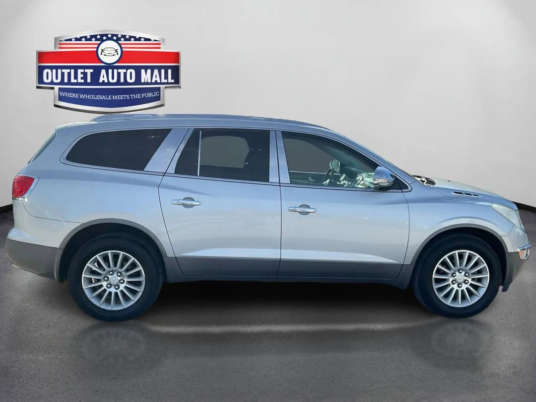 Used 2011 Buick Enclave CXL image 2