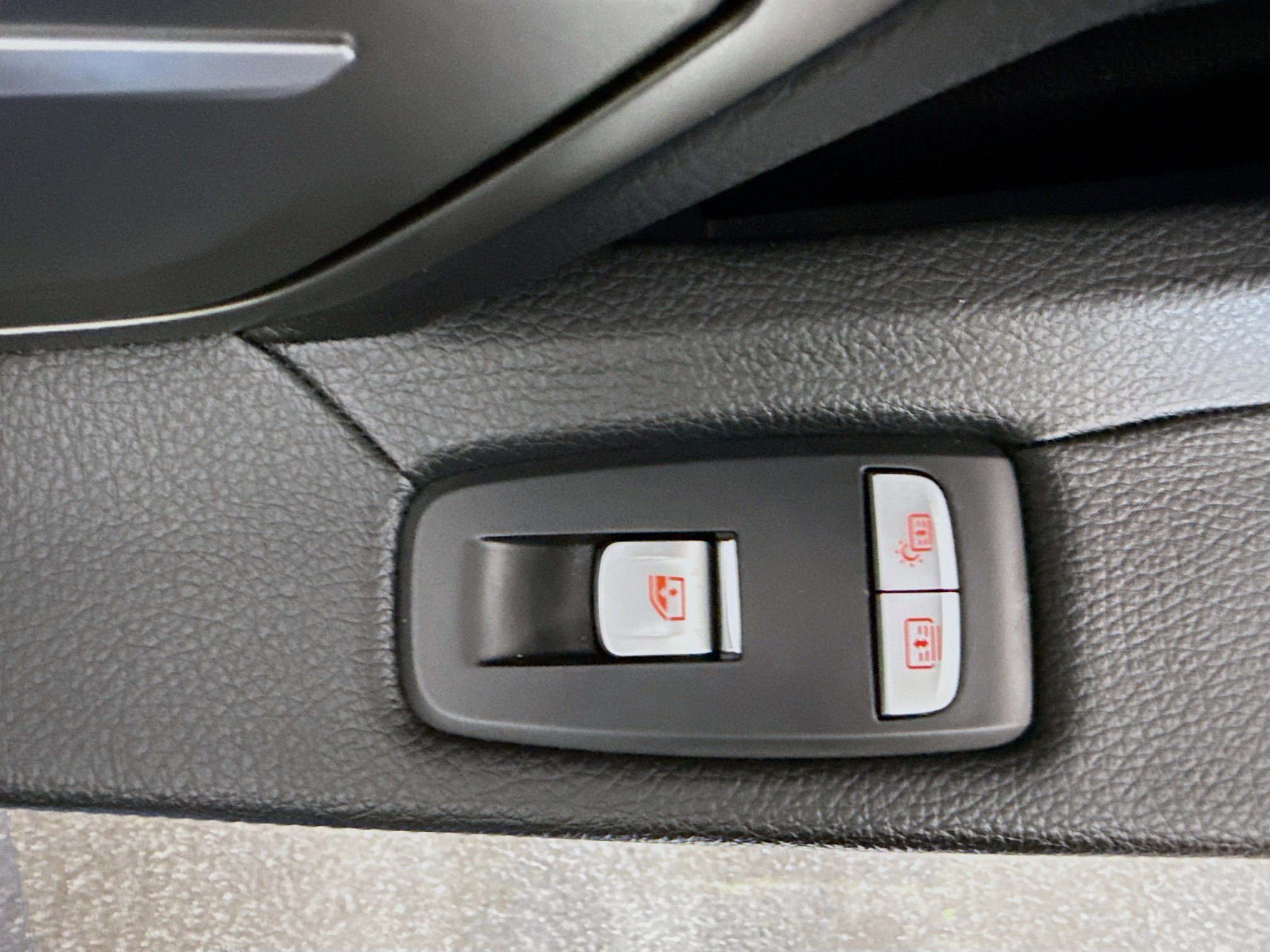 Used 2022 BMW 740i image 31