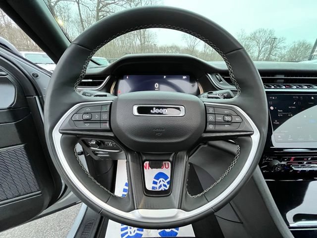 Used 2024 Jeep Grand Cherokee Altitude AWD/4WD image 25