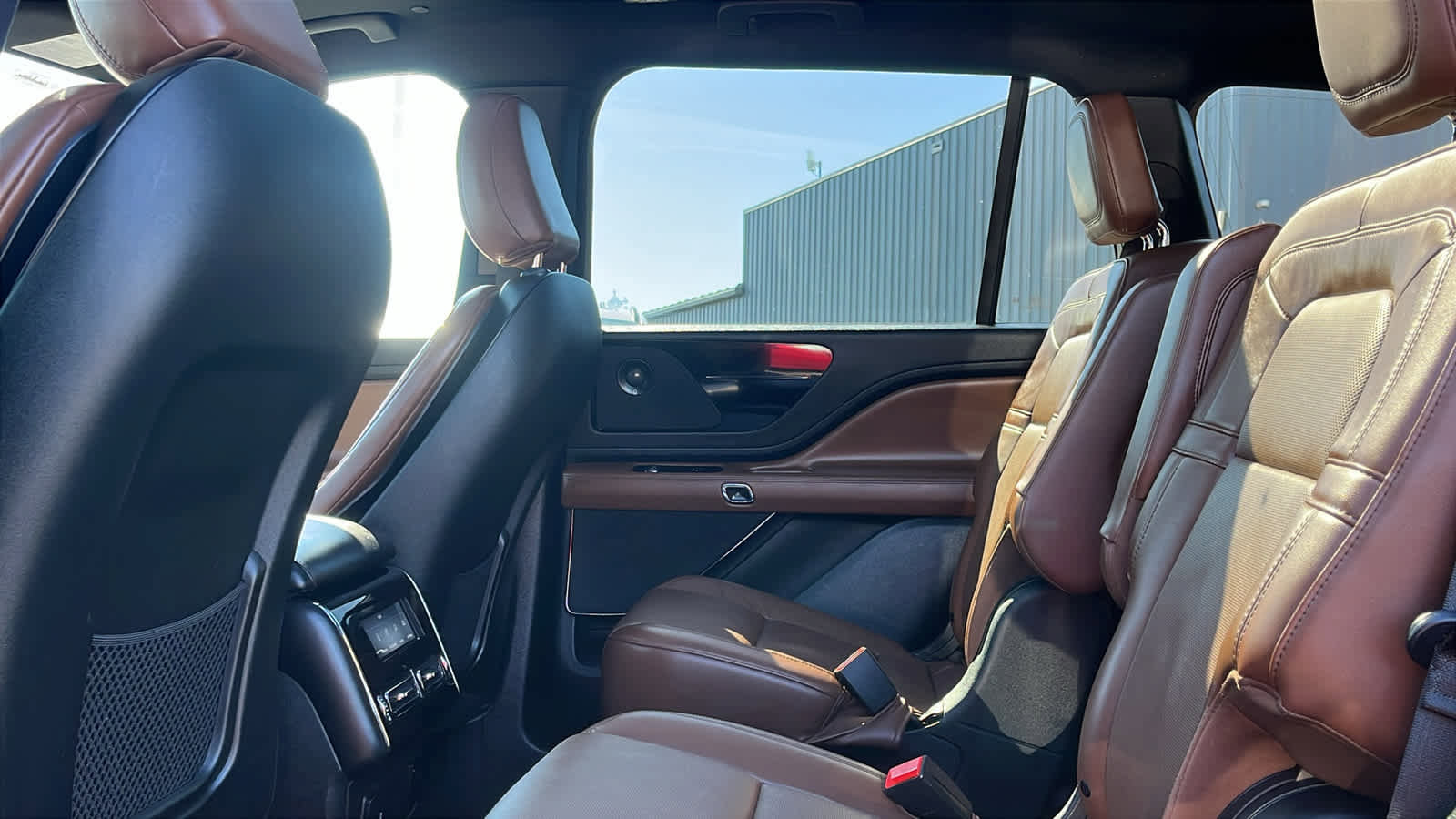 Used 2023 Lincoln Aviator Reserve w/ Equipment Group 201A image 20